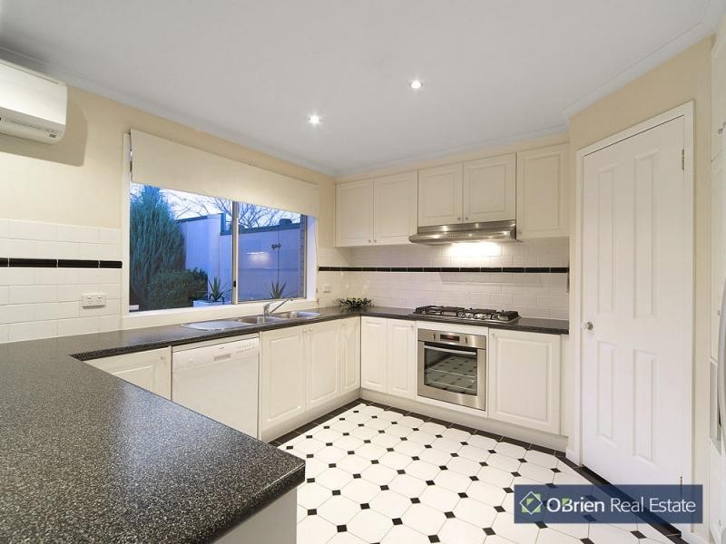 6 Vivienne Way, Berwick VIC 3806