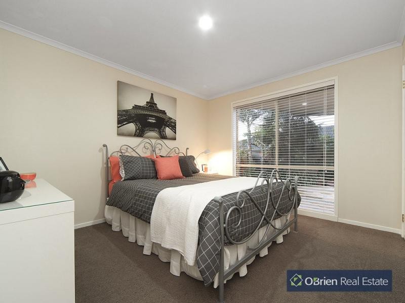 6 Vivienne Way, Berwick VIC 3806