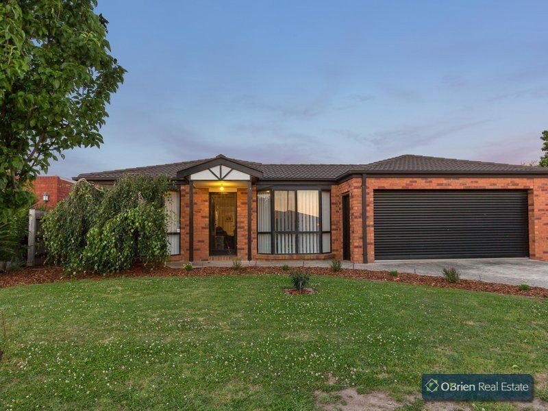 15 Lisburn Way, Berwick VIC 3806