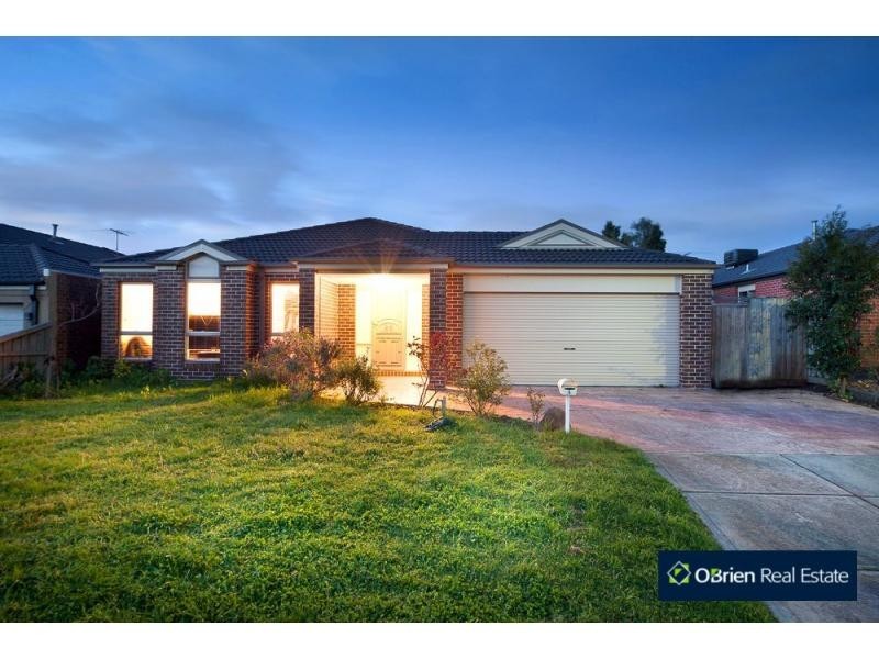 6 Greenfield Court, Cranbourne North VIC 3977
