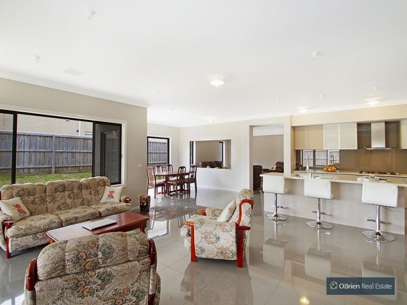 12 Flemington Rise, Officer VIC 3809