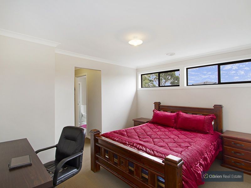 12 Flemington Rise, Officer VIC 3809