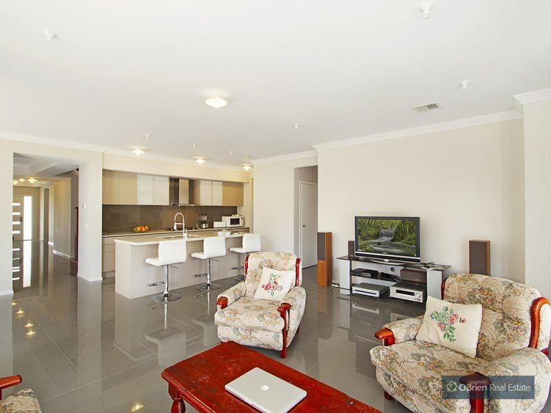 12 Flemington Rise, Officer VIC 3809