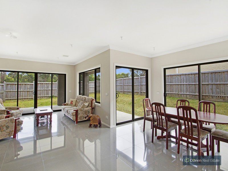 12 Flemington Rise, Officer VIC 3809