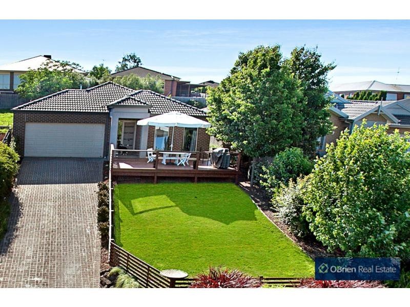 18 Carbine Court, Drouin VIC 3818