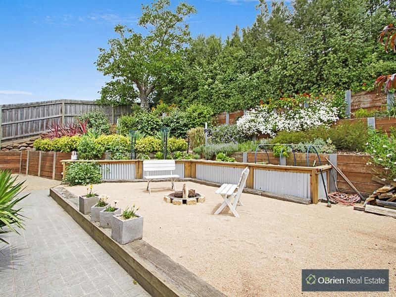 18 Carbine Court, Drouin VIC 3818