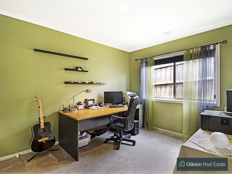 18 Carbine Court, Drouin VIC 3818