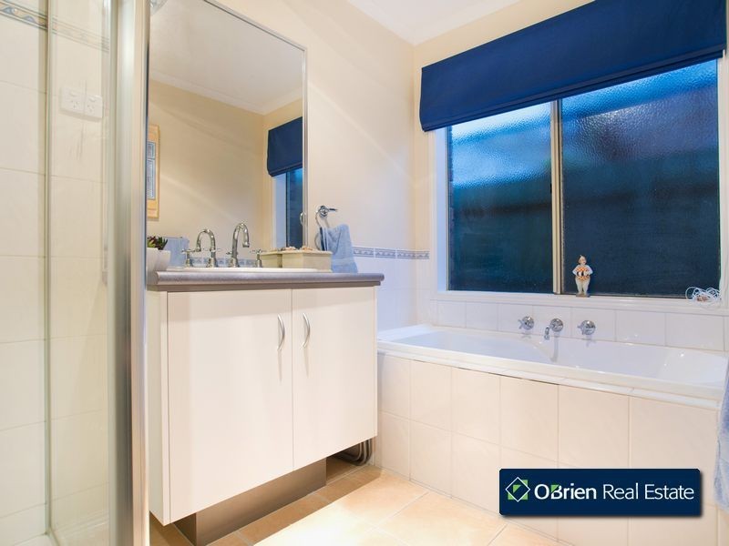 20 Pendulum Way, Berwick VIC 3806