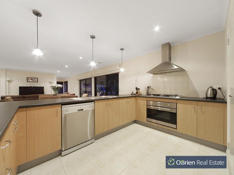 19 Tuileries Rise, Narre Warren South VIC 3805