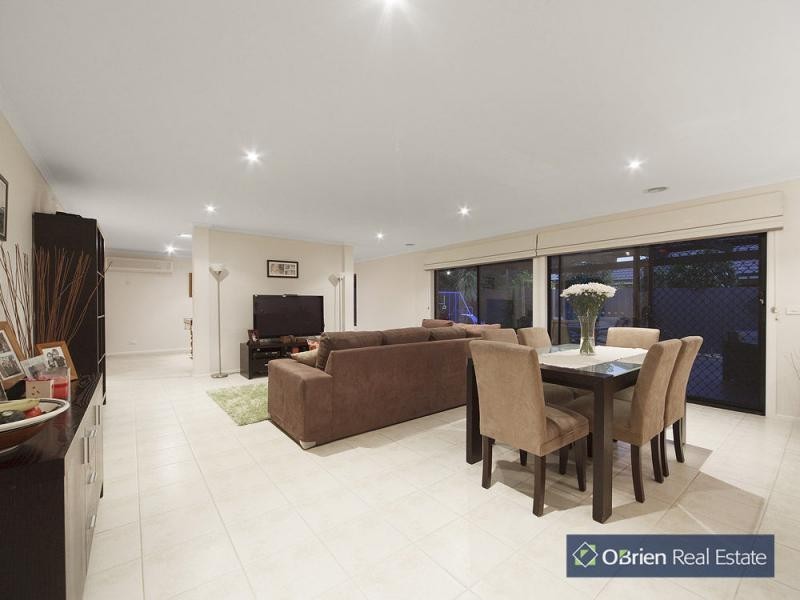 19 Tuileries Rise, Narre Warren South VIC 3805