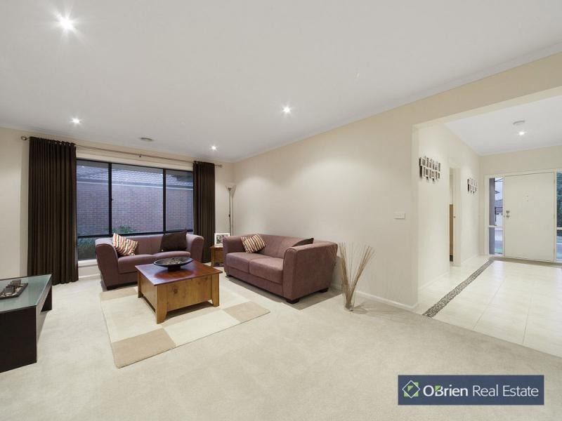 19 Tuileries Rise, Narre Warren South VIC 3805