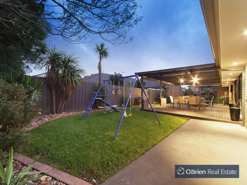19 Tuileries Rise, Narre Warren South VIC 3805