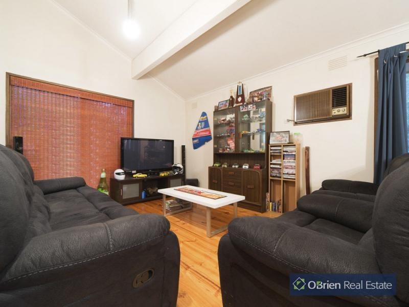 26 William Perry Close, Endeavour Hills VIC 3802