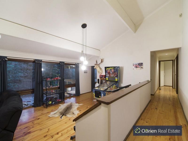 26 William Perry Close, Endeavour Hills VIC 3802