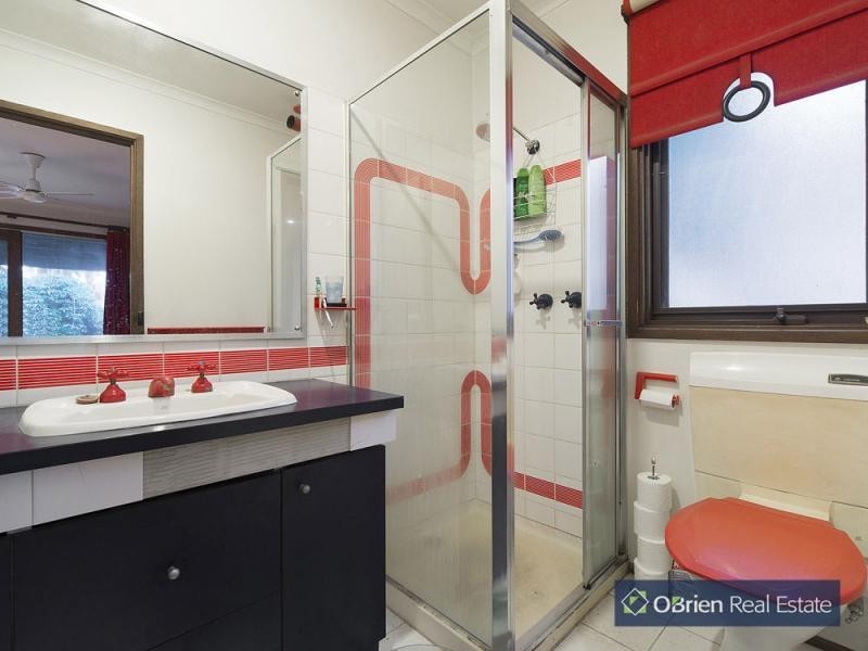 26 William Perry Close, Endeavour Hills VIC 3802