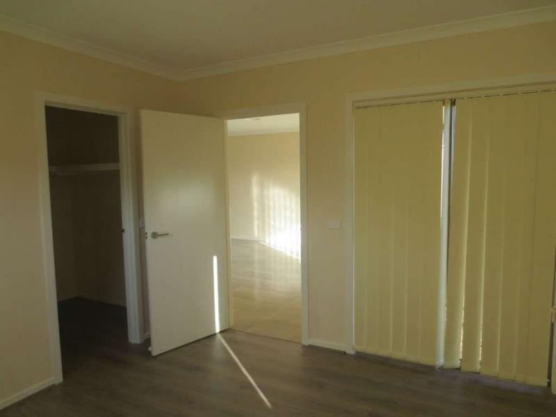 15 Hemmingway Grove, Cranbourne West VIC 3977