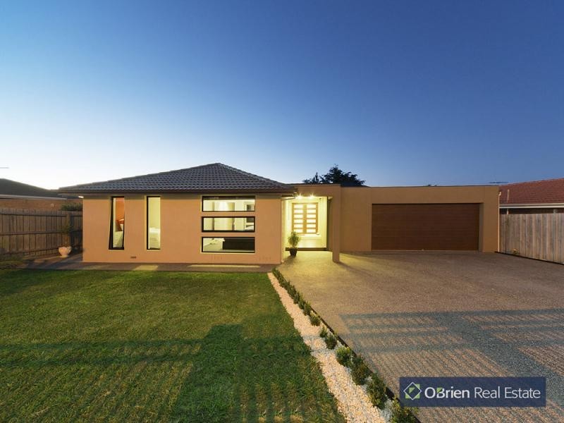 15 John Fawkner Drive, Endeavour Hills VIC 3802