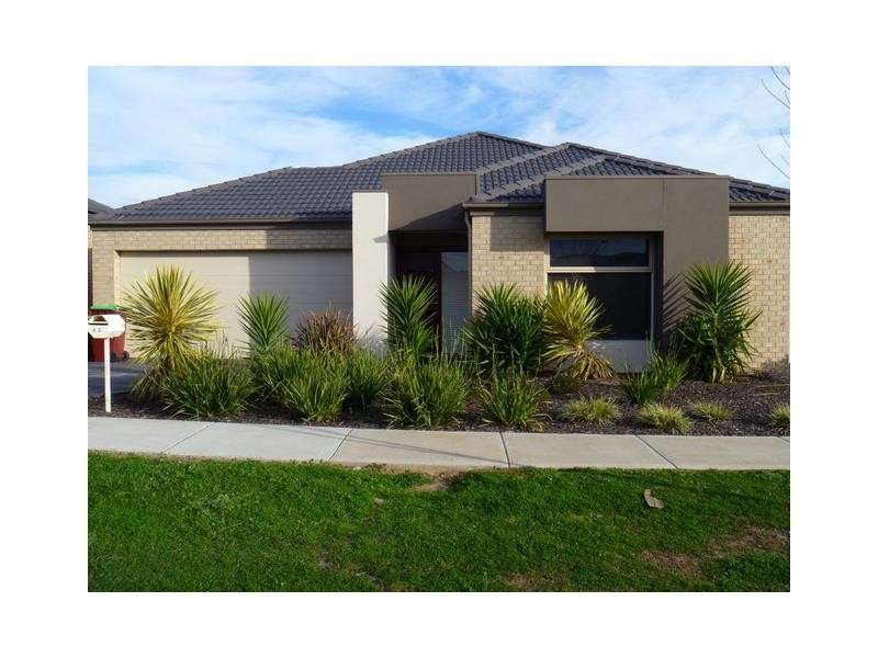 43 Saul Avenue, Berwick VIC 3806