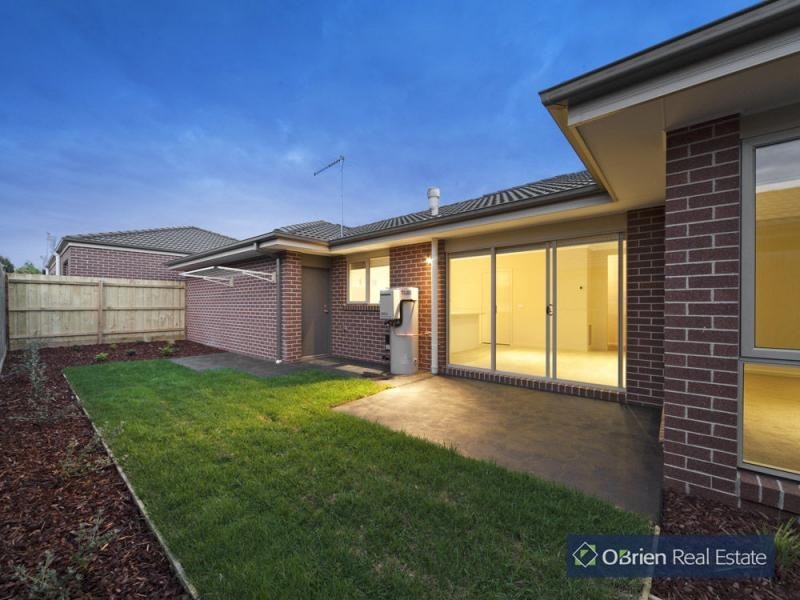 1/12 Rosslare Place, Cranbourne VIC 3977