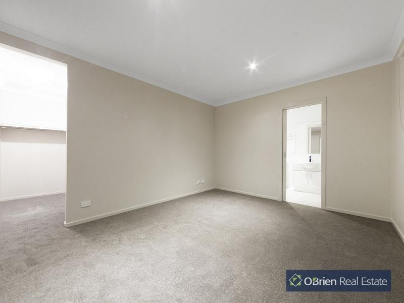 1/12 Rosslare Place, Cranbourne VIC 3977