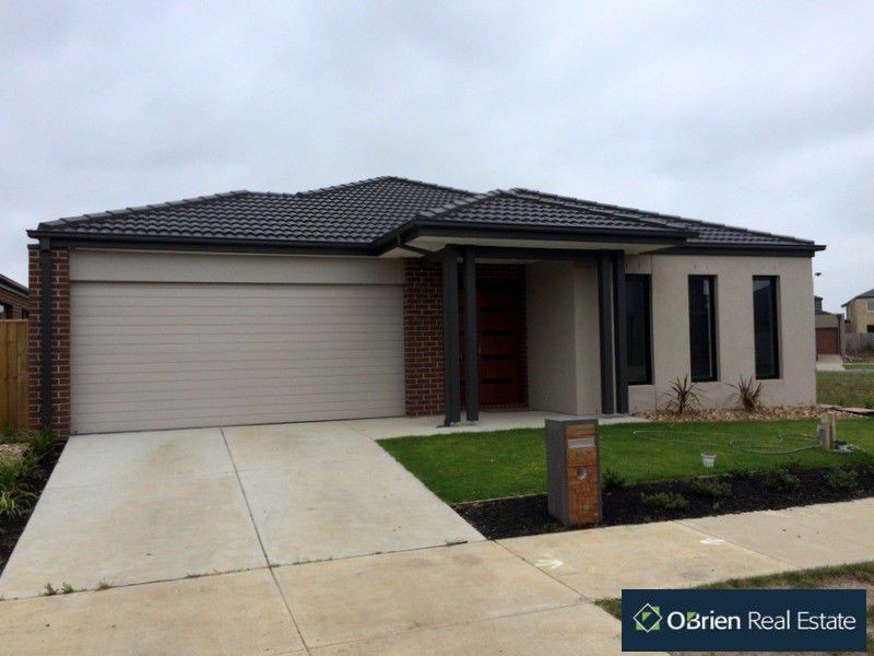 21 Brightstone Drive, Clyde North VIC 3978