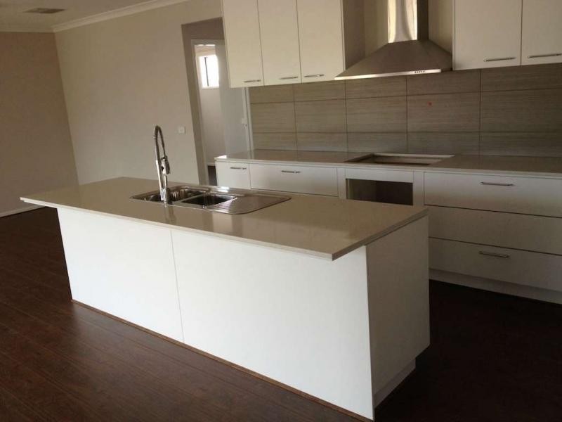 21 Brightstone Drive, Clyde North VIC 3978