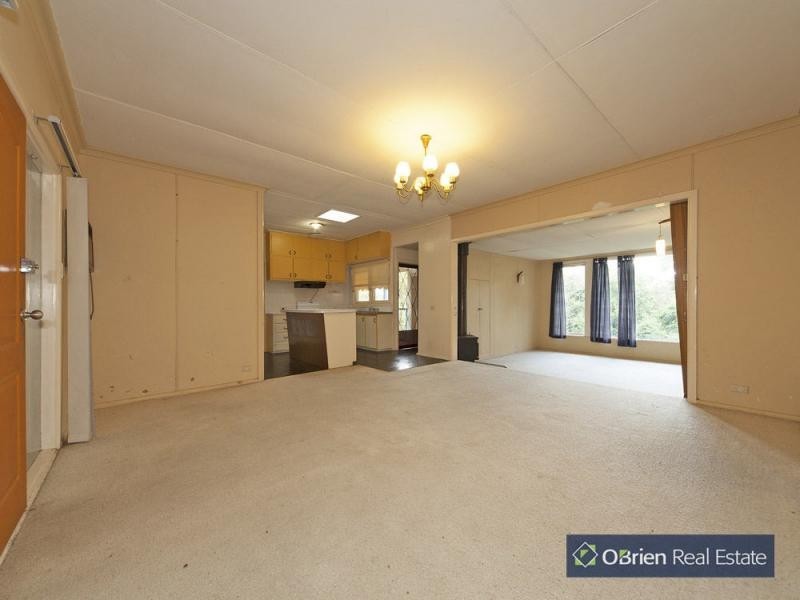 12 Mavis Avenue, Beaconsfield VIC 3807