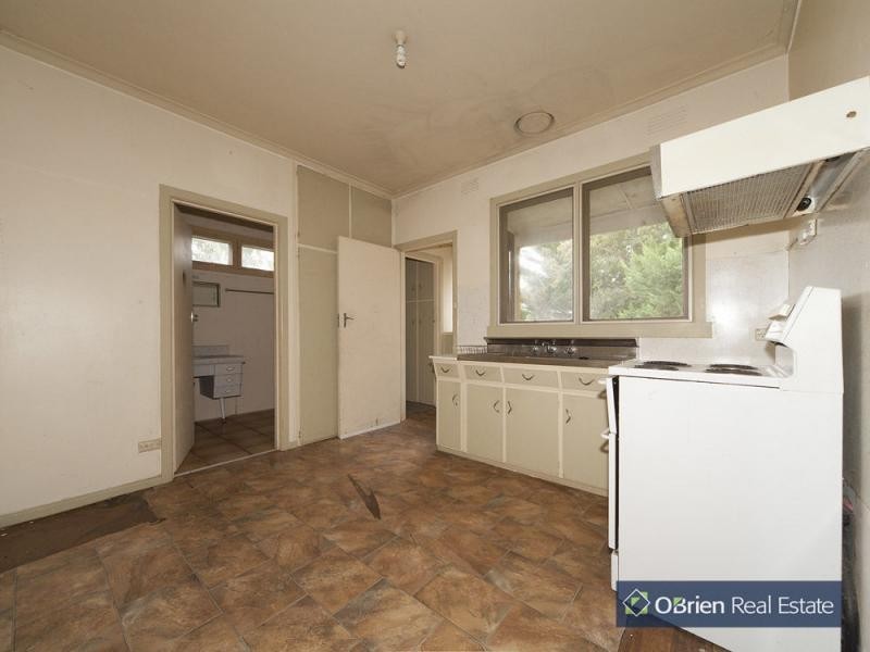 12 Mavis Avenue, Beaconsfield VIC 3807