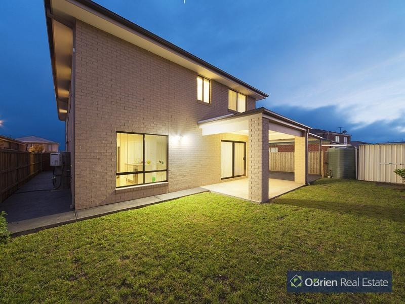 76 Mountainview Boulevard, Cranbourne North VIC 3977