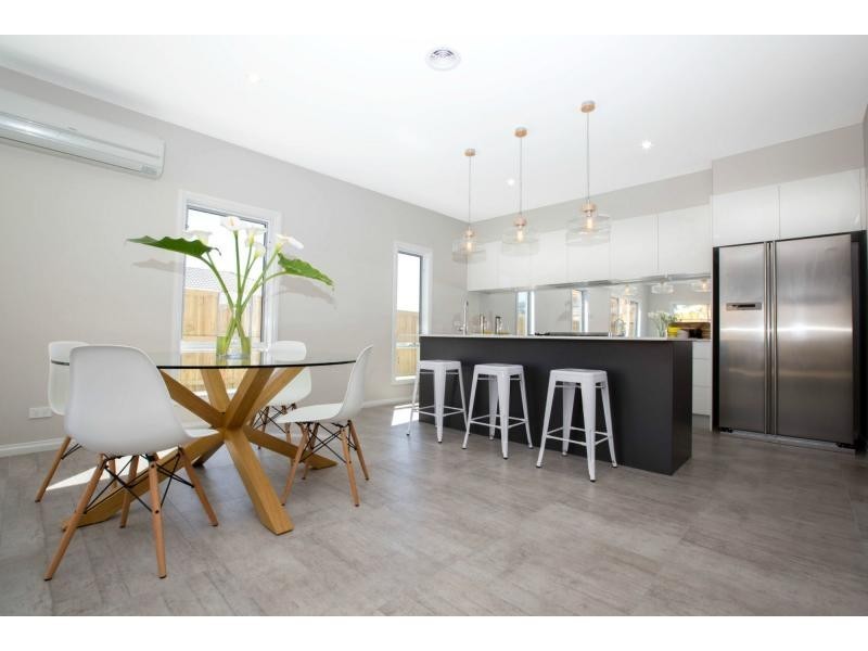 23 Lineham Drive, Cranbourne East VIC 3977