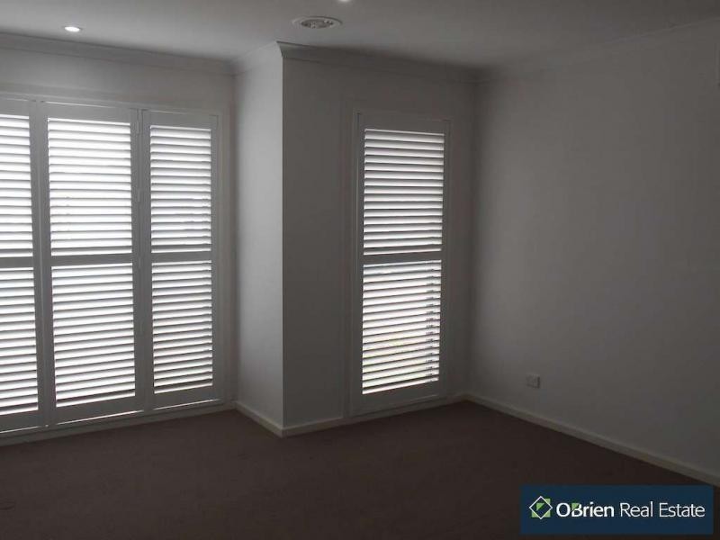 19 Glenelg Street, Clyde North VIC 3978