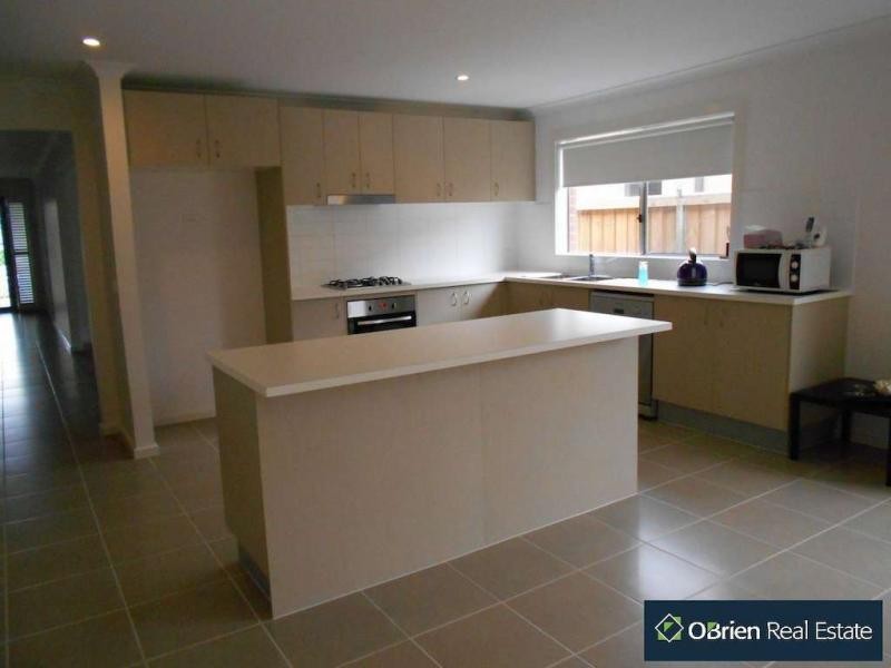 19 Glenelg Street, Clyde North VIC 3978