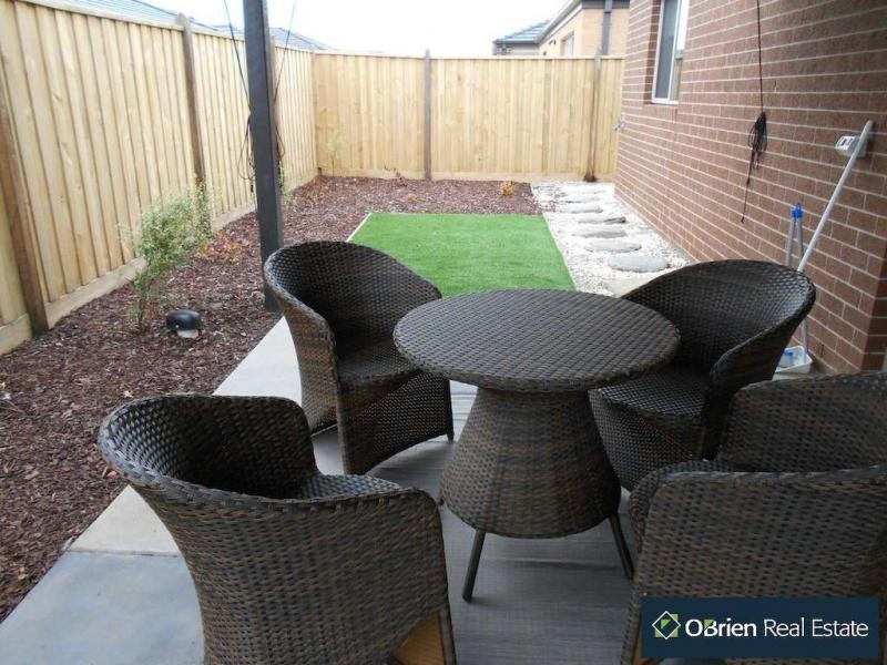 19 Glenelg Street, Clyde North VIC 3978