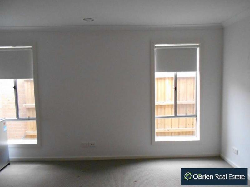 19 Glenelg Street, Clyde North VIC 3978