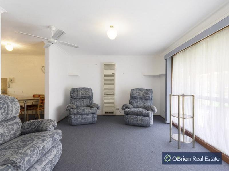 2/16-18 Regans Road, Hampton Park VIC 3976