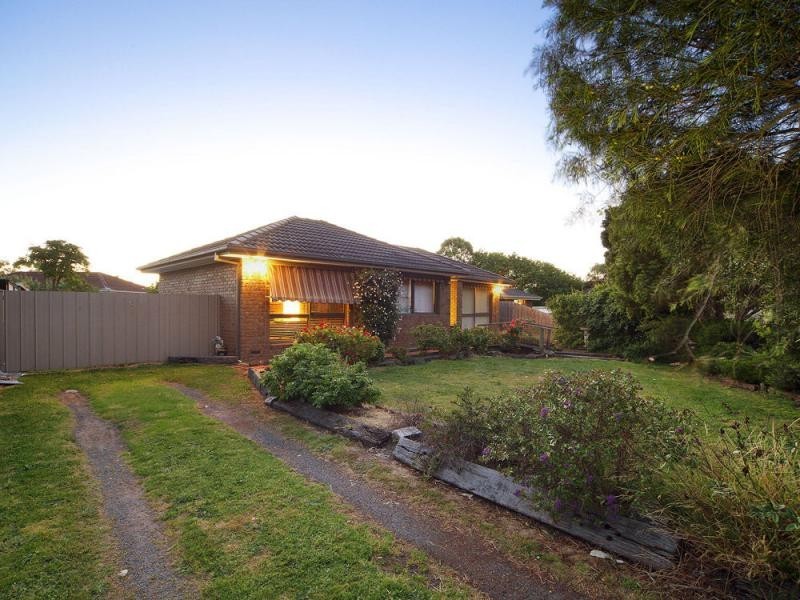 7 Burke Court, Cranbourne North VIC 3977