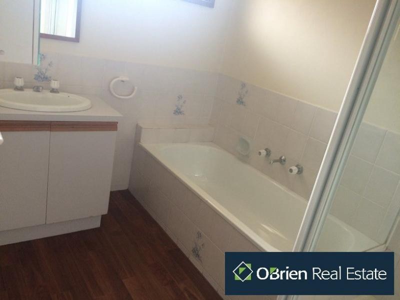 7 Jamela Court, Cranbourne VIC 3977