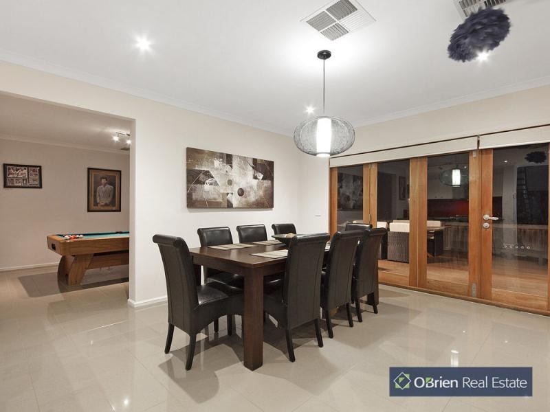 5 Loren Court, Endeavour Hills VIC 3802