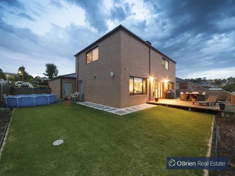 5 Loren Court, Endeavour Hills VIC 3802
