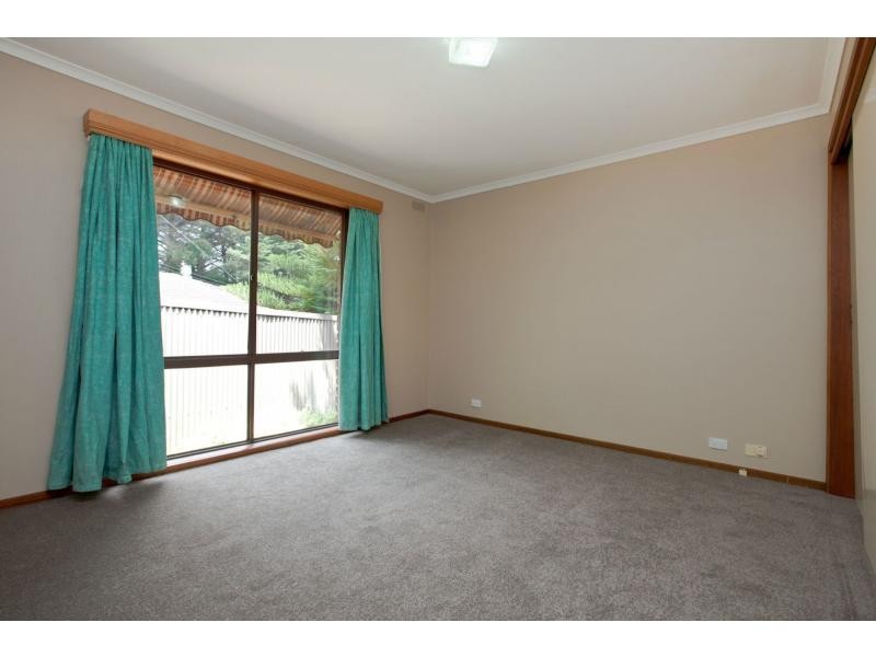 24 Paterson Street, Drouin VIC 3818