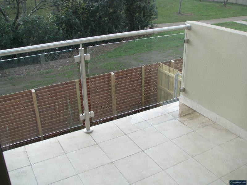 2/16 Honeysuckle Close, Pakenham VIC 3810