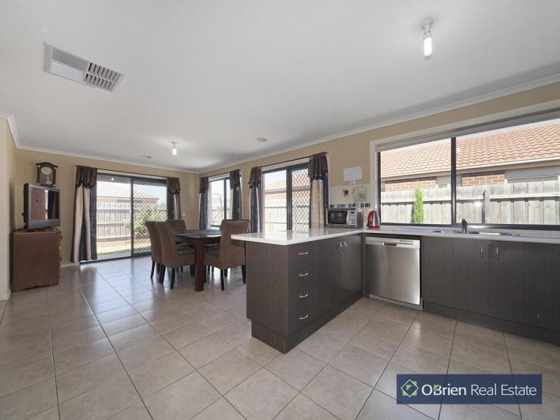 29 Pharaoh Drive, Cranbourne VIC 3977