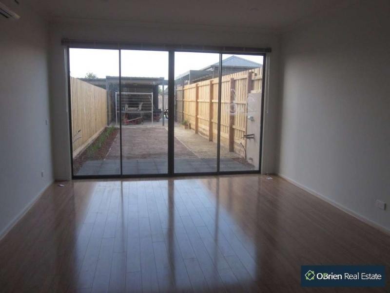 26 Demmie Mews, Lyndhurst VIC 3975