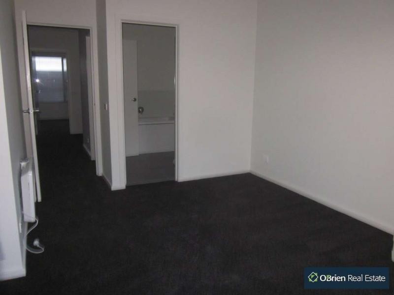 26 Demmie Mews, Lyndhurst VIC 3975