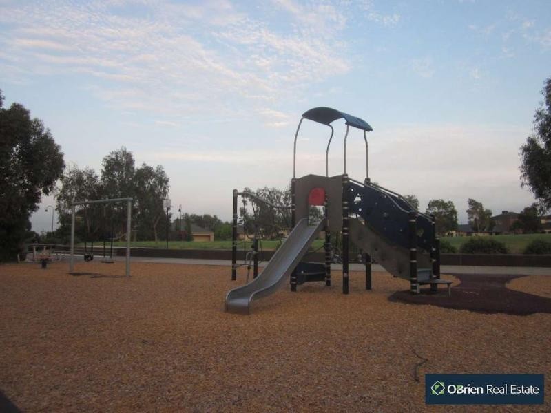 26 Demmie Mews, Lyndhurst VIC 3975