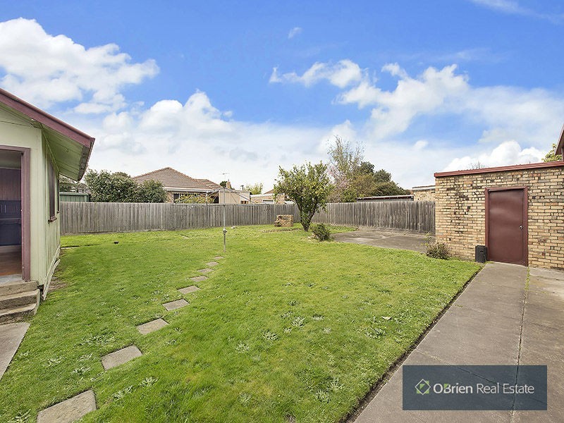 4 Linden Avenue, Cheltenham VIC 3192