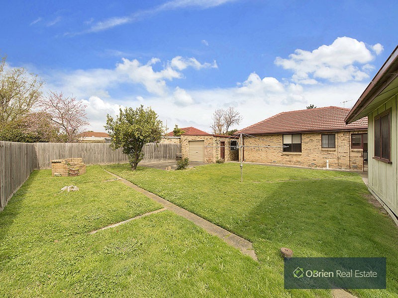 4 Linden Avenue, Cheltenham VIC 3192