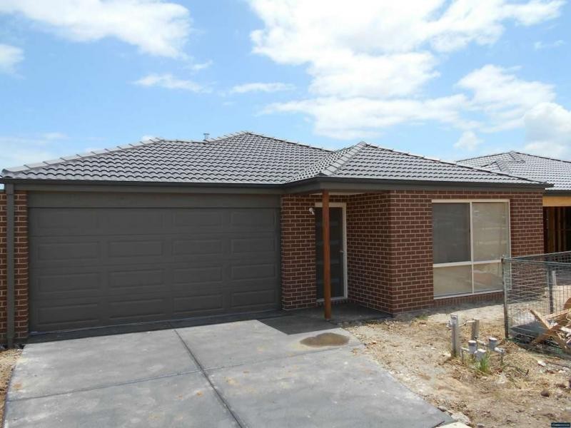 46 Macumba Drive, Clyde North VIC 3978