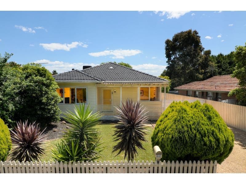 25 Ainsleigh Court, Cranbourne VIC 3977