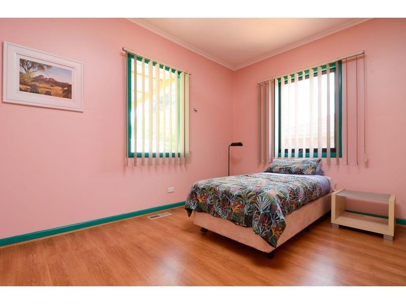 25 Ainsleigh Court, Cranbourne VIC 3977